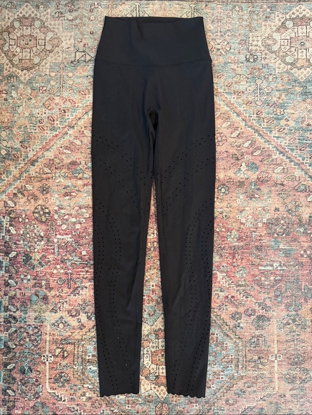 NWOT OFFLINE by Aerie Goals Laser Cut Leggings in Black Size XS - Picture 5 of 7